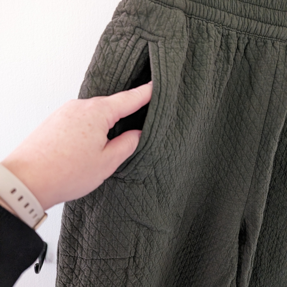 Madewell Pull-On High-Rise Tapered Pants in Diamond Jacquard - Picture 8 of 11